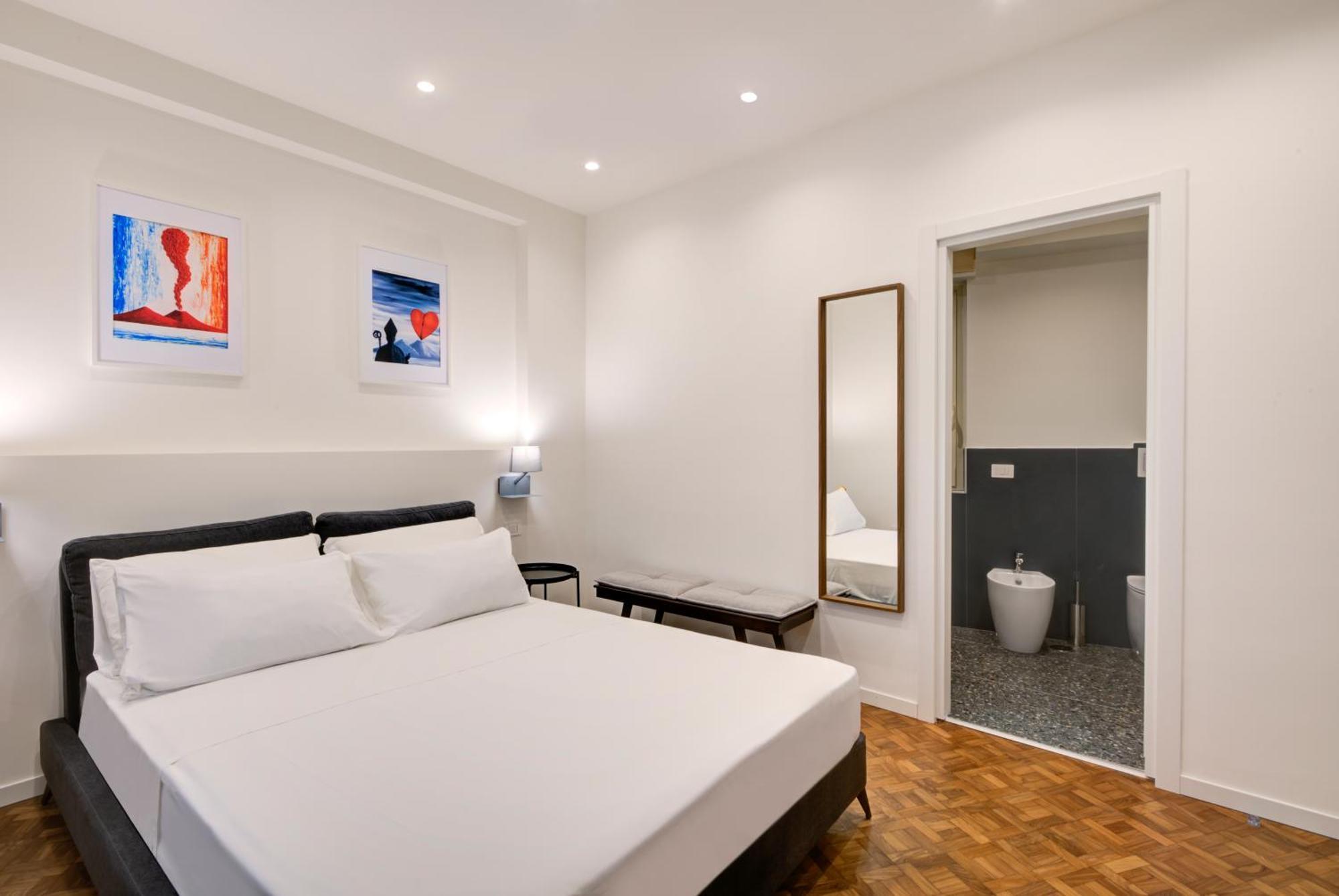 Well Suites - Piazza Dei Martiri Neapel Exterior foto