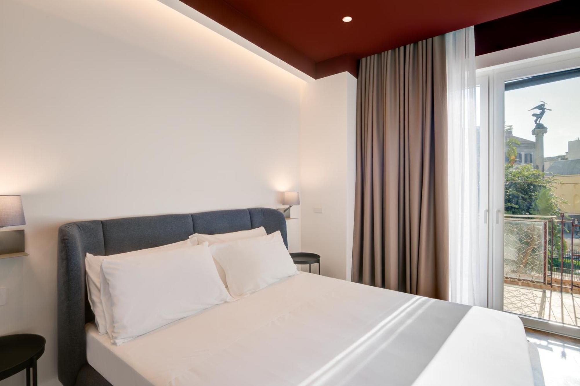 Well Suites - Piazza Dei Martiri Neapel Exterior foto