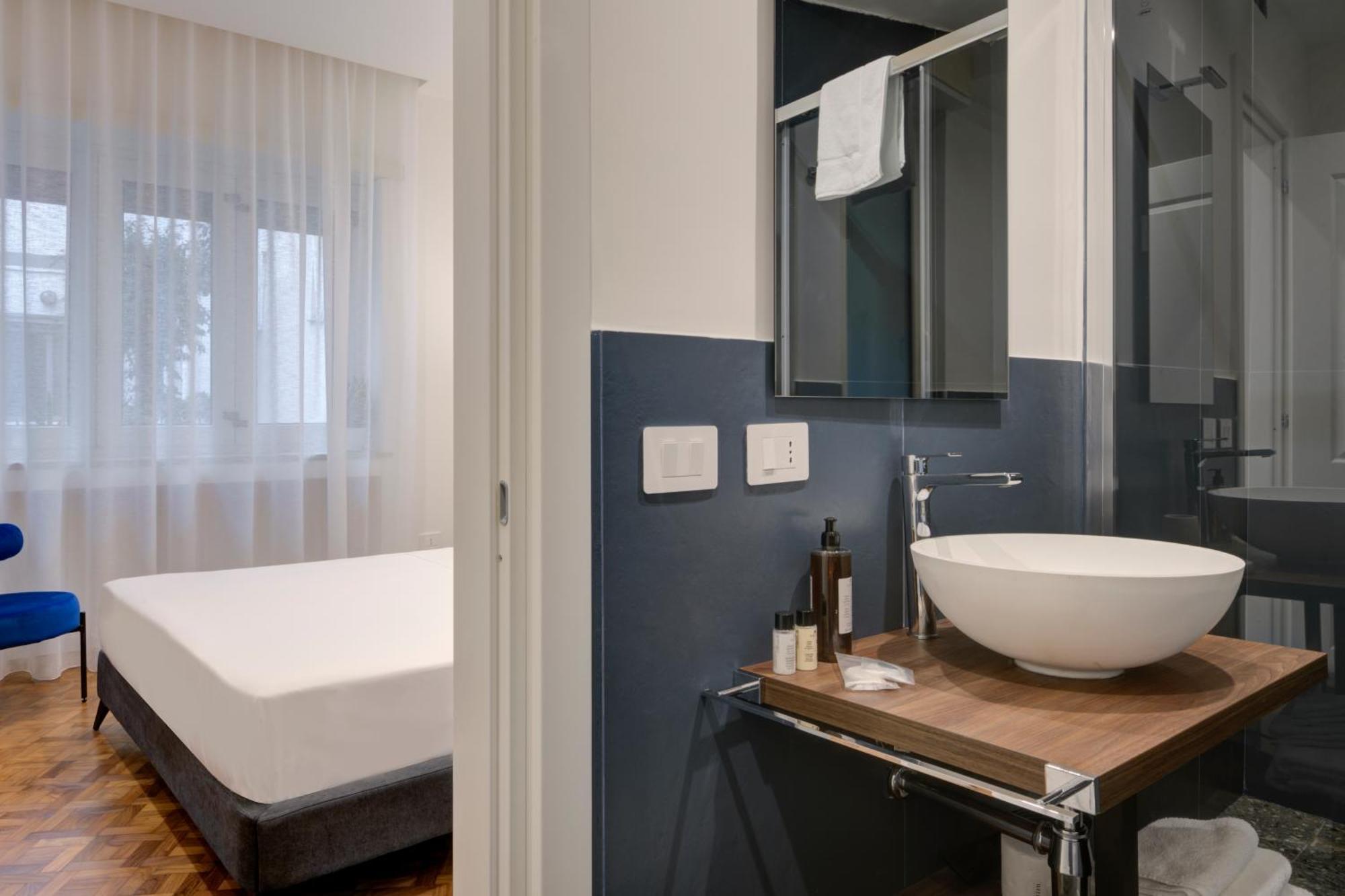 Well Suites - Piazza Dei Martiri Neapel Exterior foto