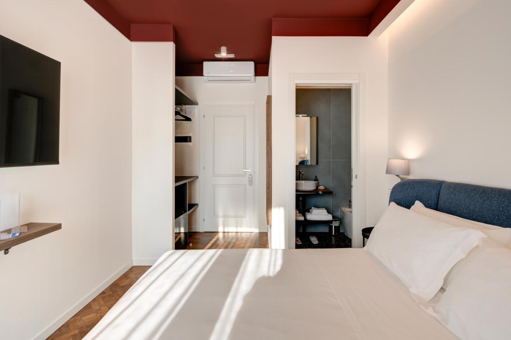 Well Suites - Piazza Dei Martiri Neapel Exterior foto